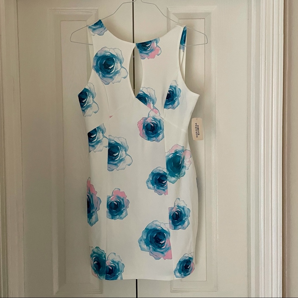 NWT Forever 21 Front Cut Out White Mini Dress with Blue Flowers Size M
